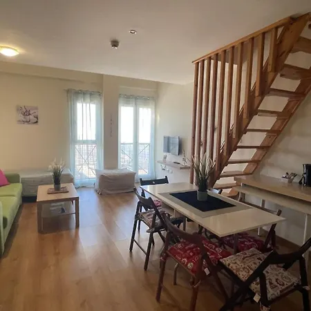 House 3 Y 2 Wc Para 8 Personas